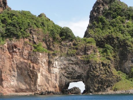 passeio de barco pontal do sul noronha