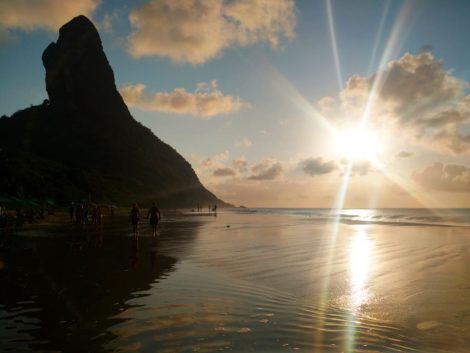 por do sol na conceicao noronha