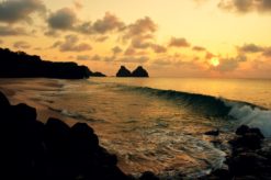 onda e por do sol visto do boldro noronha